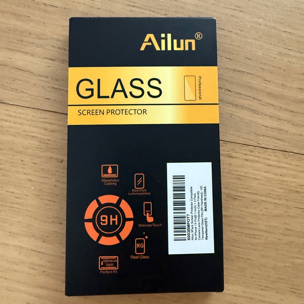 NWT - Ailun Glass Screen Protector iPhone 14 Pro - 3 pack